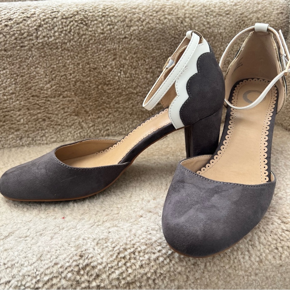 Journee Collection Chandra Pumps Womens 8.5 Pin‑Up Rockabilly Scallop Trim Retro